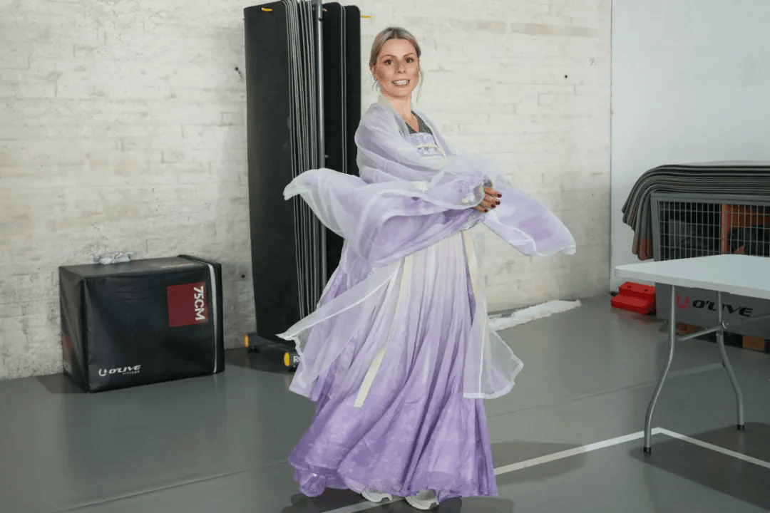 大学生趣味运动会如何让中西青年“玩”成一片？开元ky棋牌汉服、塔罗、运动破冰！第