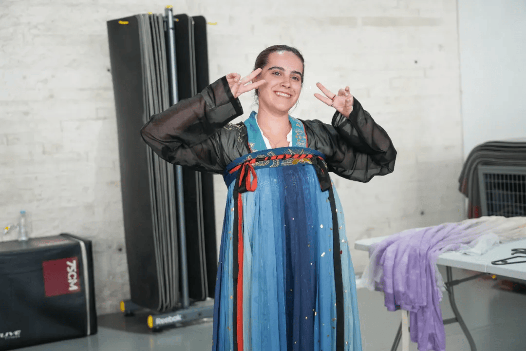 大学生趣味运动会如何让中西青年“玩”成一片?开元ky棋牌汉服、塔罗、运动破冰!第二届中西(图5) 大学生趣味运动会如何让中西青年“玩”成一片?开元ky棋牌汉服、塔罗、运动破冰!第二届中西(图5)